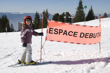 enfant aux sports d'hiver