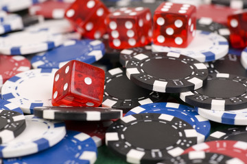 Casino Poker Chips mit Würfel