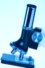Single microscope suited for any medical concepts
