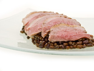 entenbrust auf linsensalat