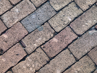 Diagonal brick pattern