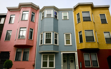 Fototapeta na wymiar ColoredVictorian domy w San Francisco