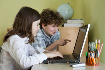Kids with laptop