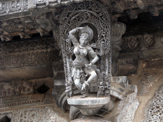 India del Sud - Tempio con bassorilievo