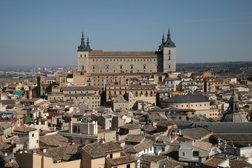 Fototapeta na wymiar Toledo cityscape with Alcázar