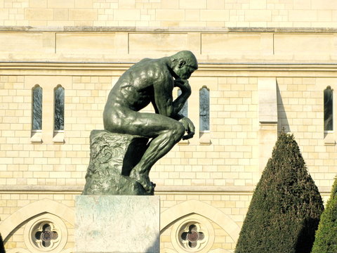 Le Penseur dans le jardin du Mus&eacute;e Rodin, Paris.