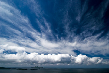 Fototapeta na wymiar Ciel et mer de nuages