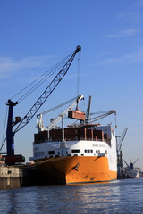 Beladung mit Conainer