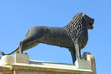 Braunschweiger Löwe, Burglöwe