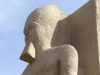 Fototapete Rund Egypte statue de Ramses à Memphis © foxytoul