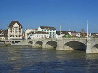 Fototapeta premium Basel, Mittlere Bruecke and Kaeppelijoch