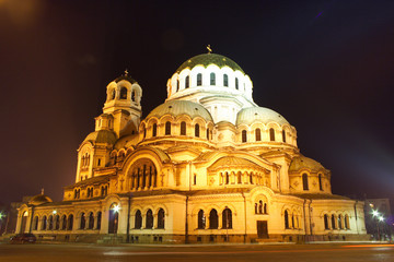 Fototapeta na wymiar Największy Katedra w Bułgarii w nocy
