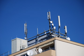 Richtfunk-und Handymast auf Wohnhaus in Fürth