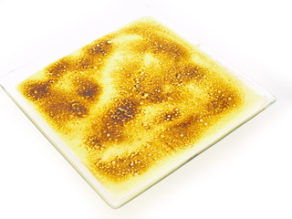 rote grütze mit creme brulee gratiniert