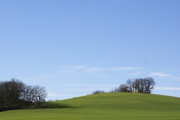 colline enherbée