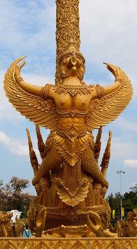colonne emblematique, ubon ratchathani