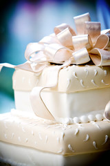 fandy wedding cake with cool details