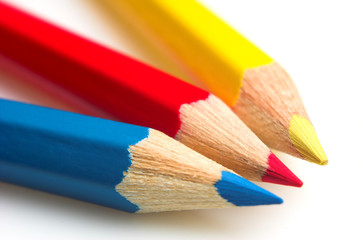 Obraz premium Blue, red and yellow crayons