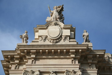 Fototapeta na wymiar Statue du grand palais