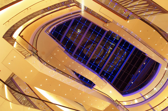 Rolltreppen von Unten