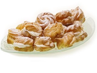 süßes gebäck windbeutel mit vanillesahne