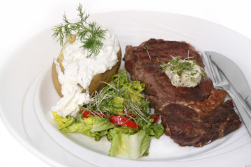 Steak mit Salat