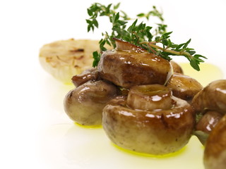 antipasti knoblauch und pilze