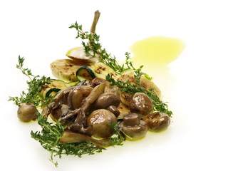 antipasti artischocken,champignon,zucchini