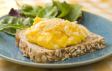 Scrambled egg sandwich