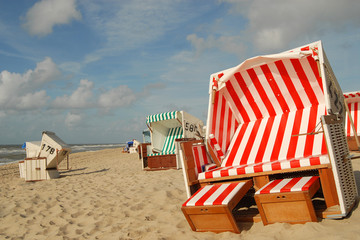 Strand mit Strandkorb auf Sylt