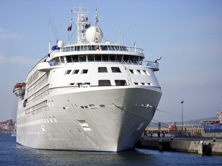 Fototapeta na wymiar Śródziemnomorska Cruiseship
