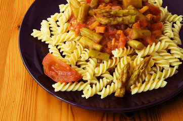 Pasta with asparagus sauce