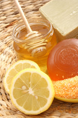 honey and lemon bath