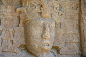 tête de chef maya