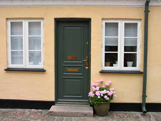 Fototapeta na wymiar Entry to a country house in Denmark