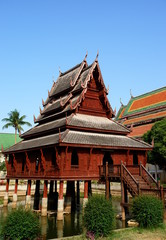 ancien temple sur pilotis, ubbon ratchathani
