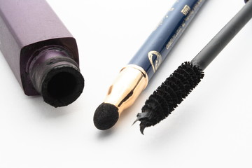 Violet mascara and brush