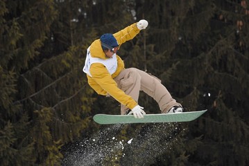 snowboarder sauteur