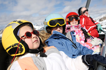 Ski famille sur télésiege