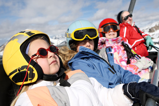 Ski famille sur télésiege