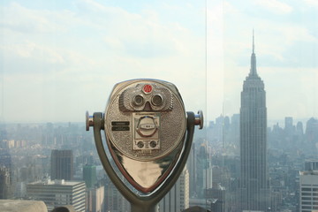 Binocolo su panoramica di new york
