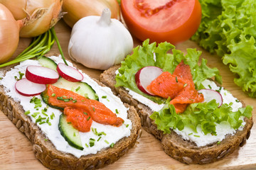 Healthy sandwich- whole grain bread, vegetables