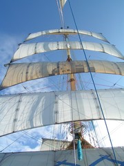 Obraz premium sails on mast