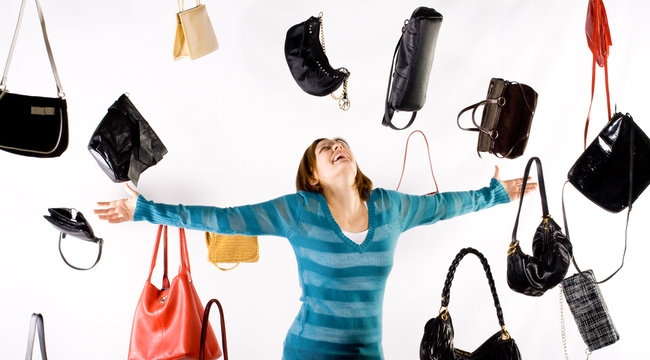 Ein Traum wird wahr, es regnet Handtaschen