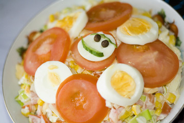 smiling salad with ham