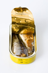 sardine boite conserve poisson ouvrir aliment mer alimentation