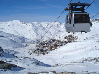 Télécabine au dessus de Val Thorens
