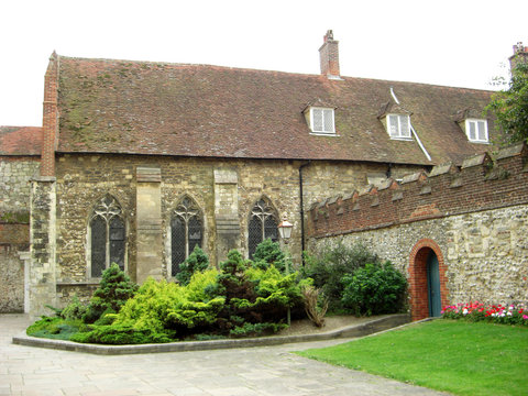 Chichester Vorhof der Kathedrale
