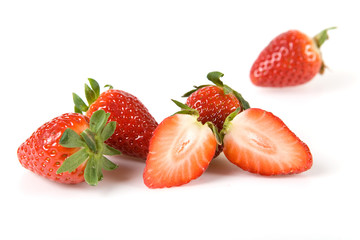 Fraises sur fond blanc
