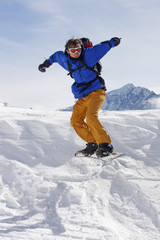 Fototapeta na wymiar extreme snowboarding